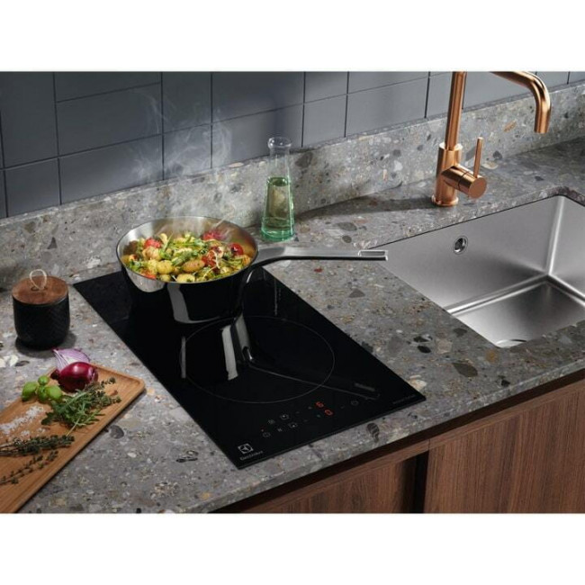 Варильна поверхня Electrolux LIT30230C